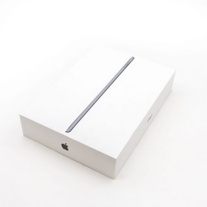 Apple iPad (8th Generation)シルバー 本体 箱無し Apple iPad (8th