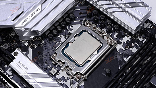 Image of an Intel i3 processor in situ